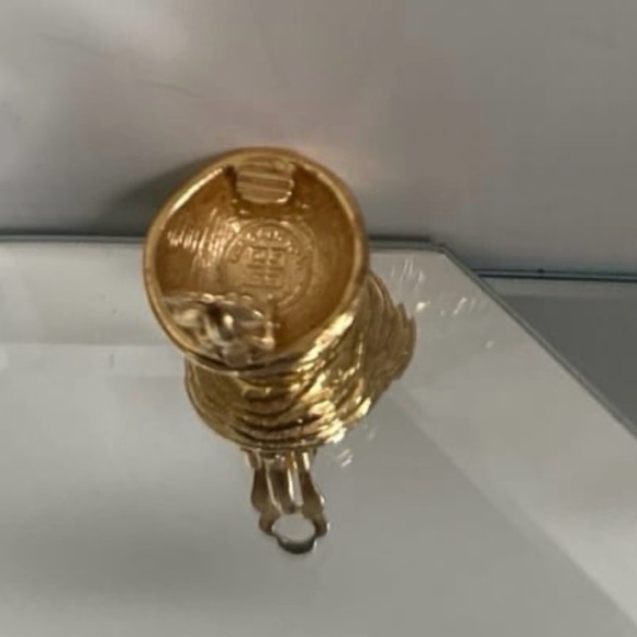 Vintage Givenchy Clip Earrings - Picture 3 of 3